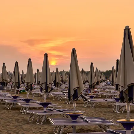 Bright Flat With Shared Swimming Pool Apartment Bibione