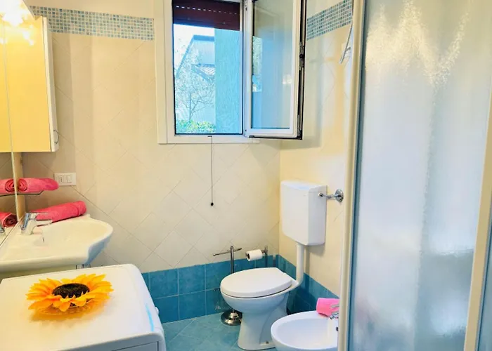 Lejlighed Bright Flat With Shared Swimming Pool *