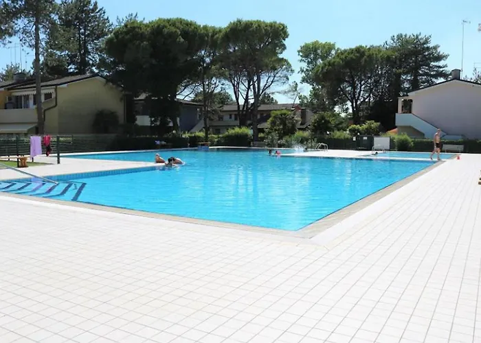 Bright Flat With Shared Swimming Pool Lejlighed