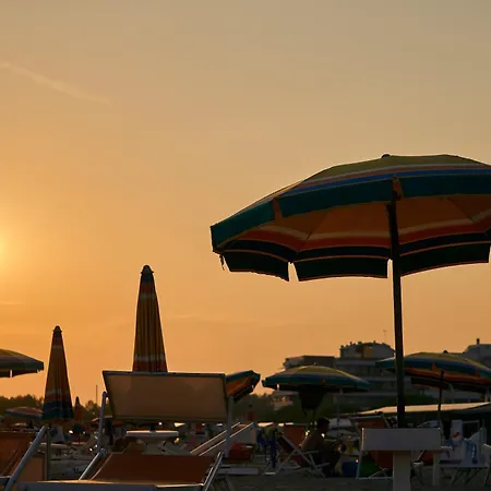 Bright With Terrace And Shared Swimming Pool - Beahost * Bibione