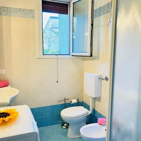 דירה Bright Flat With Shared Swimming Pool *