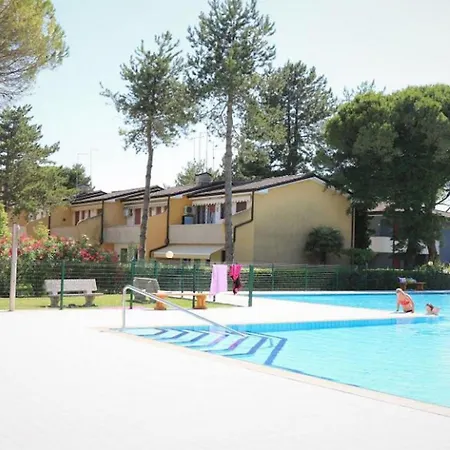 Bright Flat With Shared Swimming Pool * ביביונה