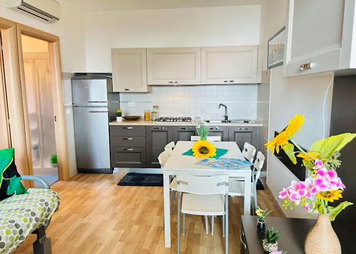 Bright Flat With Shared Swimming Pool