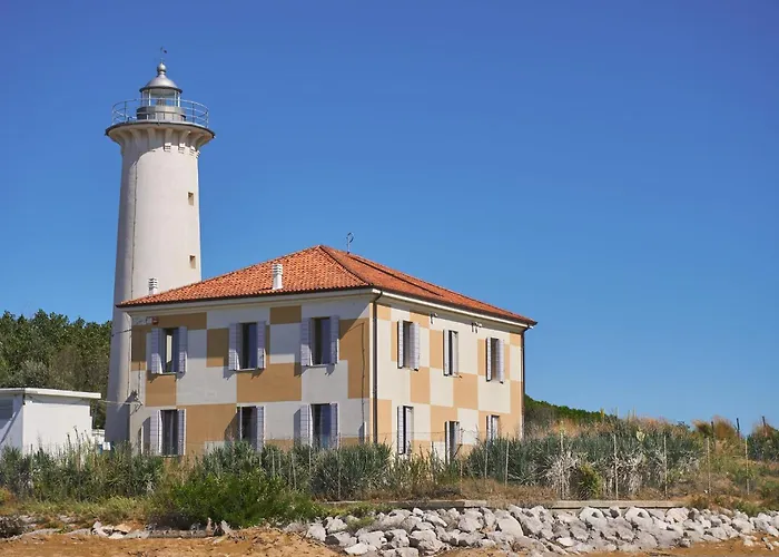 Apartmán Bright Flat With Shared Swimming Pool *